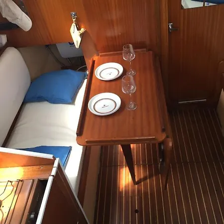 Botel Chlorelle Antibes